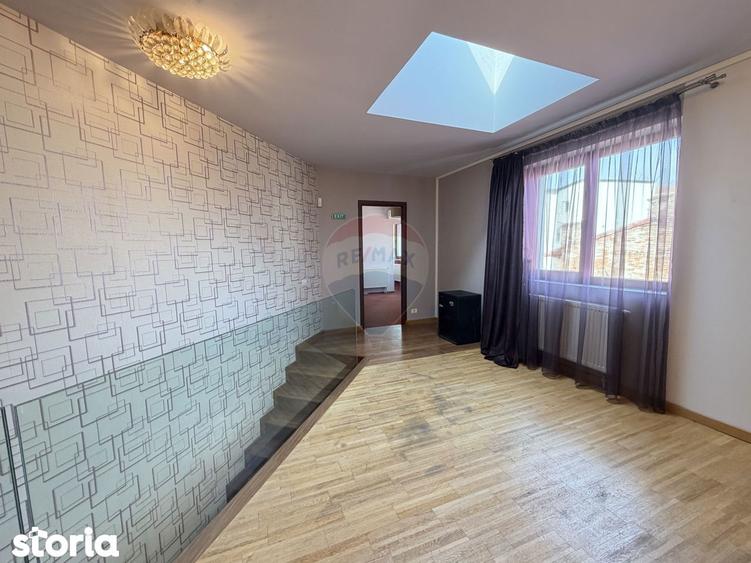 Casă cu 5 camere cu Teren 122 Mp în Iancului
