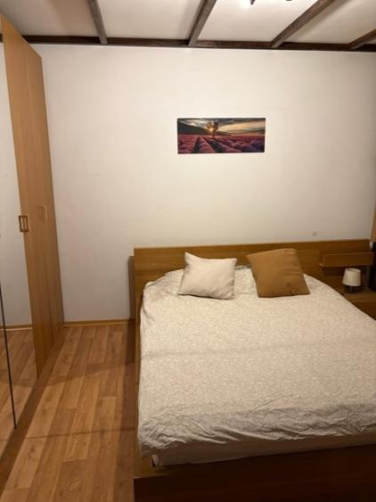 Apartament cu 3 camere decomandat în Titan