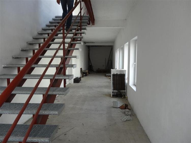 Spațiu industrial, de 200 mp, în Grădiște