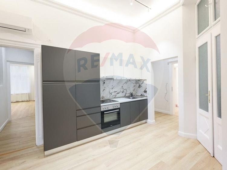 Apartament cu 5 camere decomandat, mobilat în Ultracentral