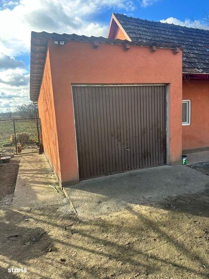 Casă cu 4 camere în Nisipeni