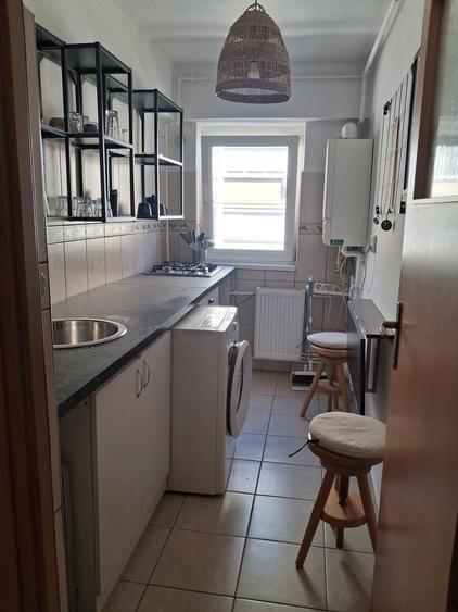 Apartament cu 2 camere semidecomandat, mobilat în Cișmigiu