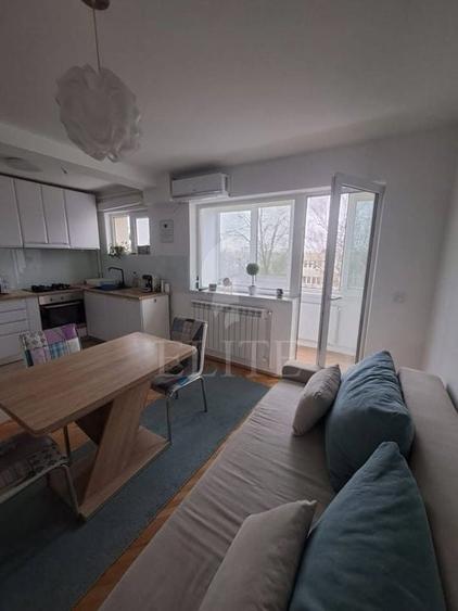 Apartament cu 4 camere semidecomandat, mobilat în Mănăștur