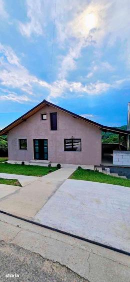 Casă cu 3 camere cu Teren 796 Mp în Vâlcea