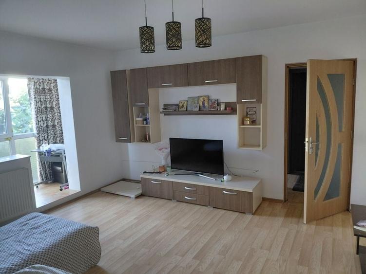 Apartament cu 2 camere decomandat în Radu Negru