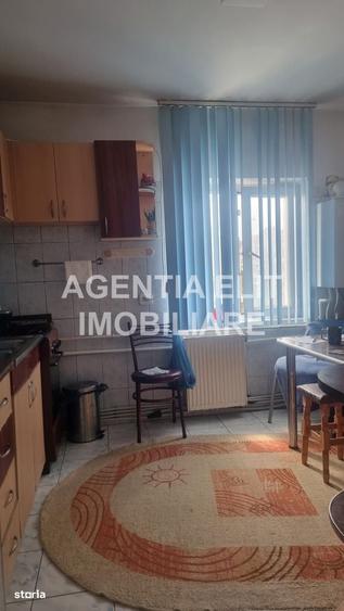 Apartament cu 3 camere decomandat în Ultracentral