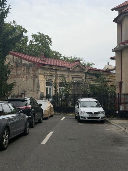 Casă cu 4 camere în Ultracentral