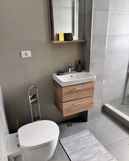 Apartament cu 2 camere, mobilat în Central