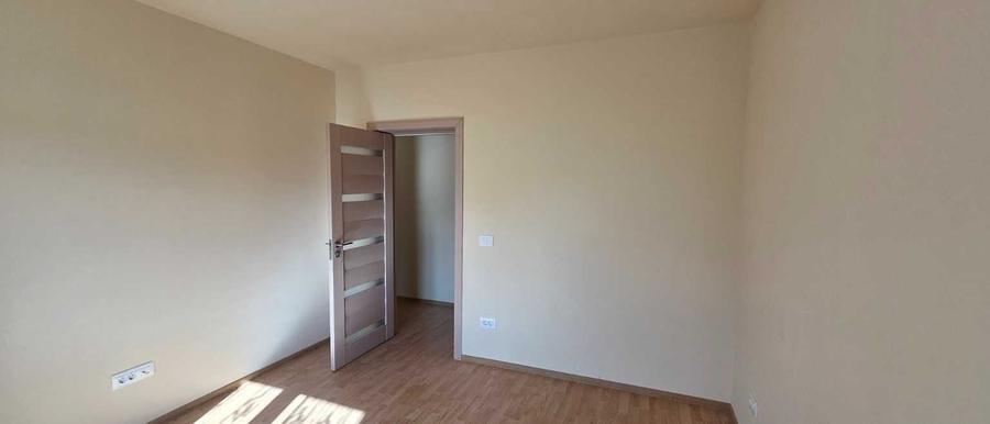 Apartament cu 3 camere decomandat în Valea Adâncă