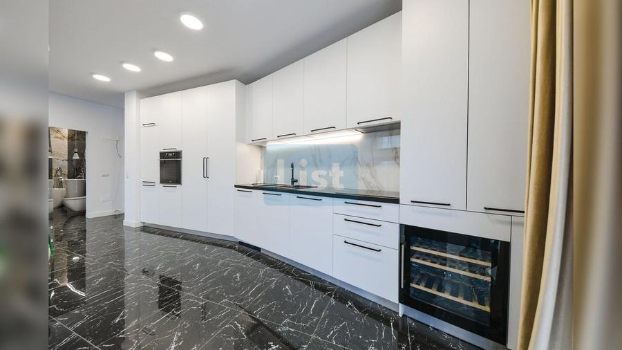 Apartament cu 5 camere semidecomandat în Gheorgheni
