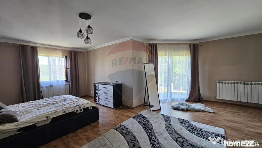 Casă cu 6 camere cu Teren 3600 Mp în Hănțești