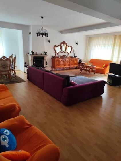 Casă individuală cu 6 camere cu Canalizare în Provița de Jos