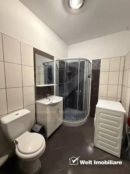 Apartament cu 3 camere decomandat în Florești
