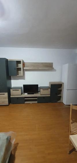 Garsonieră semidecomandată în Titan