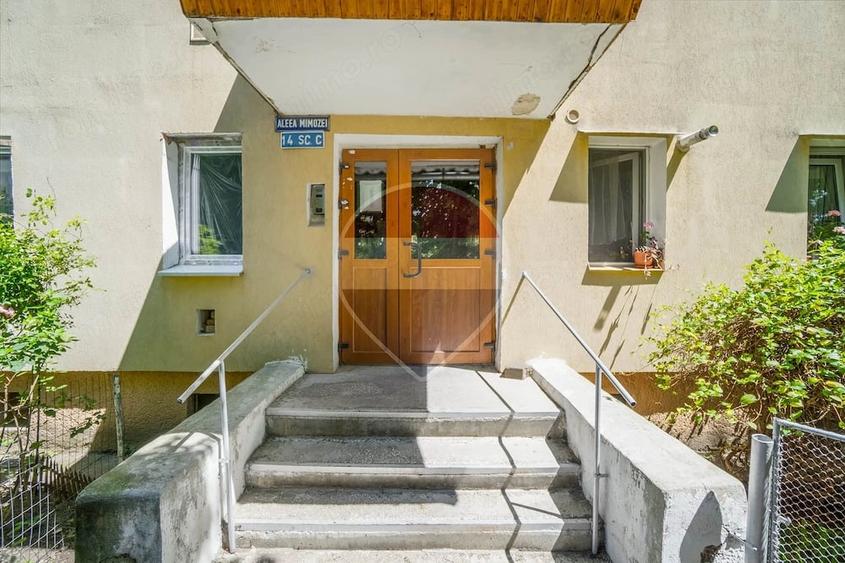 Apartament cu 2 camere semidecomandat în Florilor