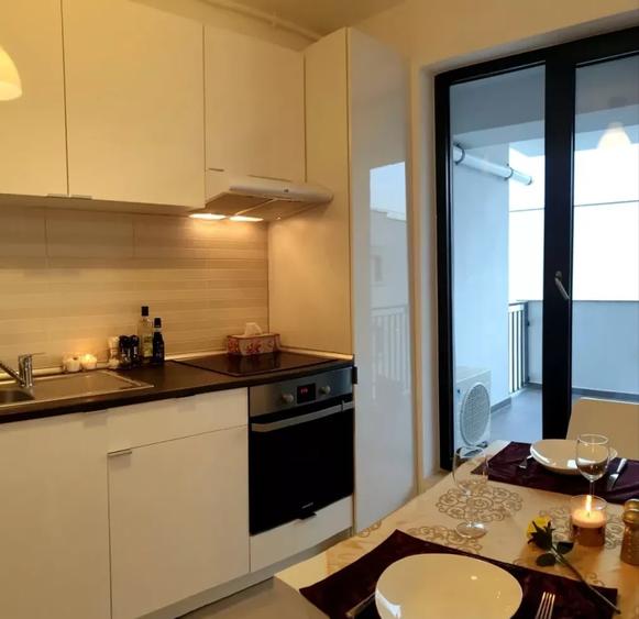Apartament cu 3 camere decomandat, mobilat în Băneasa