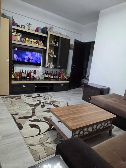 Apartament cu 2 camere decomandat în Galata