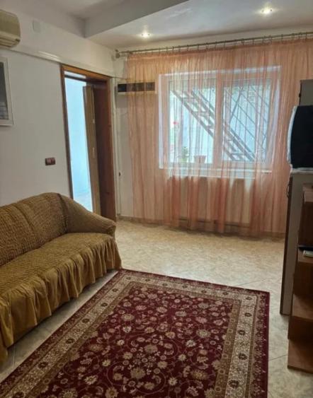 Casă cu 4 camere cu Teren 120 Mp în Trocadero