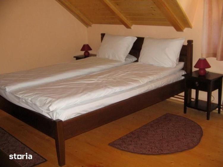 Casă cu 8 camere cu Teren 1000 Mp în Sadu