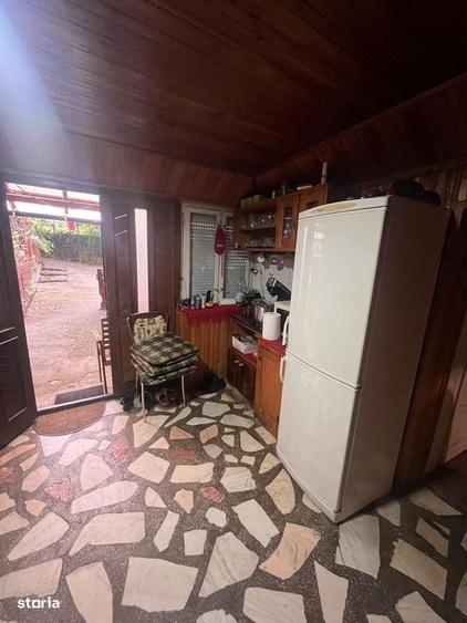 Casă cu 4 camere în Călugări