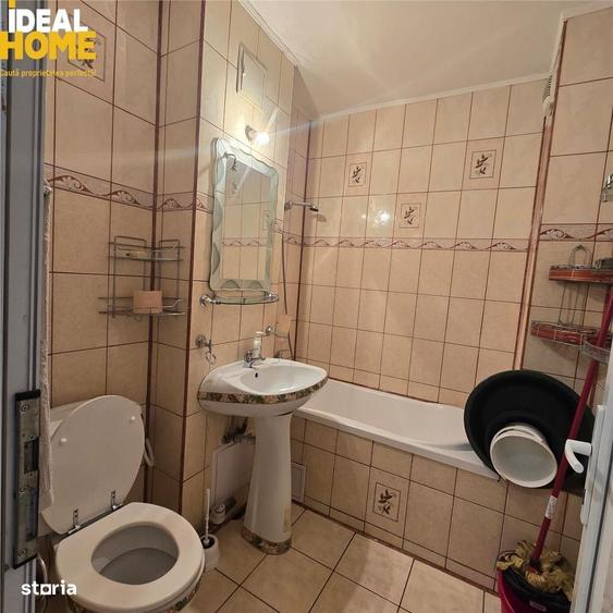Apartament cu 3 camere decomandat în Alexandru cel Bun
