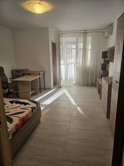Garsonieră semidecomandată în Titan