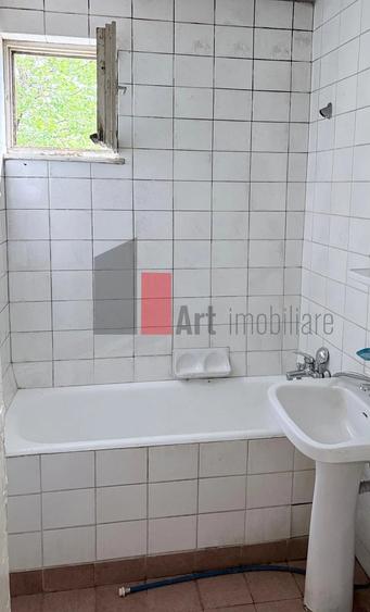Apartament cu 2 camere decomandat în Drumul Taberei