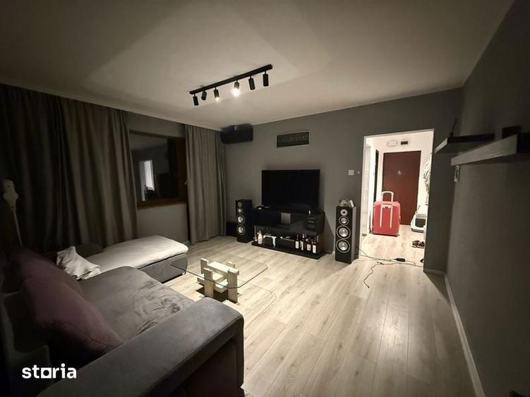 Apartament cu 3 camere semidecomandat în Militari