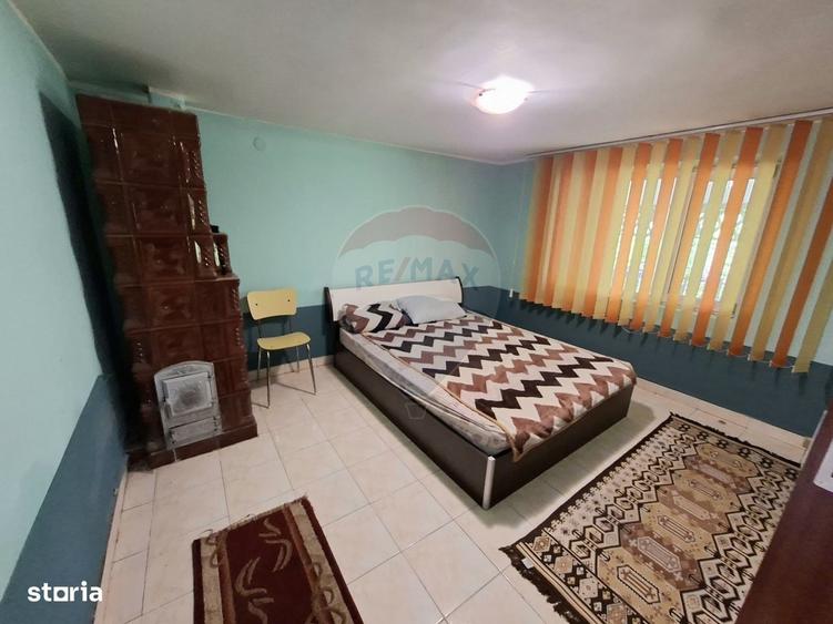 Casă cu 4 camere cu Teren 1088 Mp în Răcăciuni