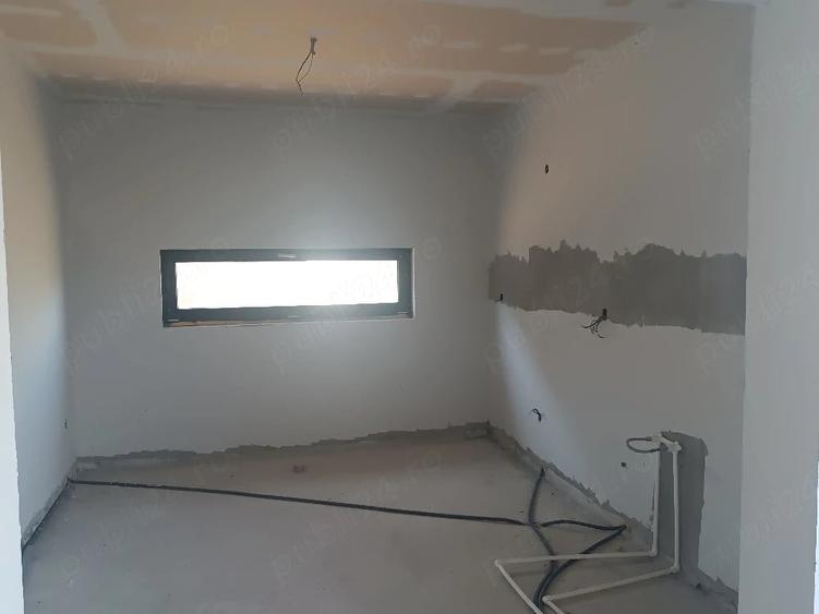 Casă cu 2 camere cu Teren 1600 Mp în Gottlob