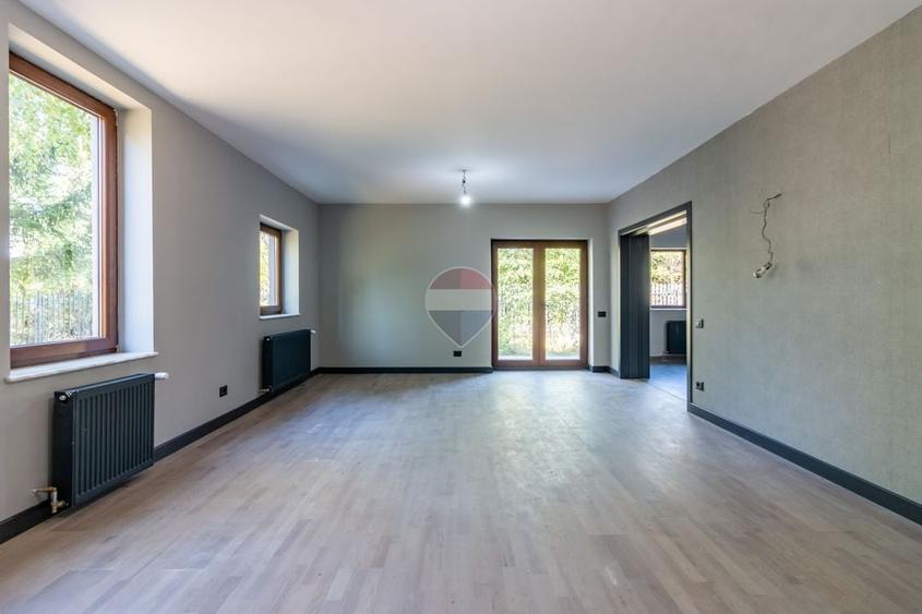 Casă individuală cu 5 camere cu Teren 599 Mp în Corbeanca