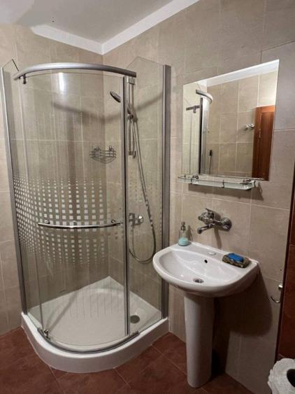 Apartament cu 2 camere decomandat în Basarabia