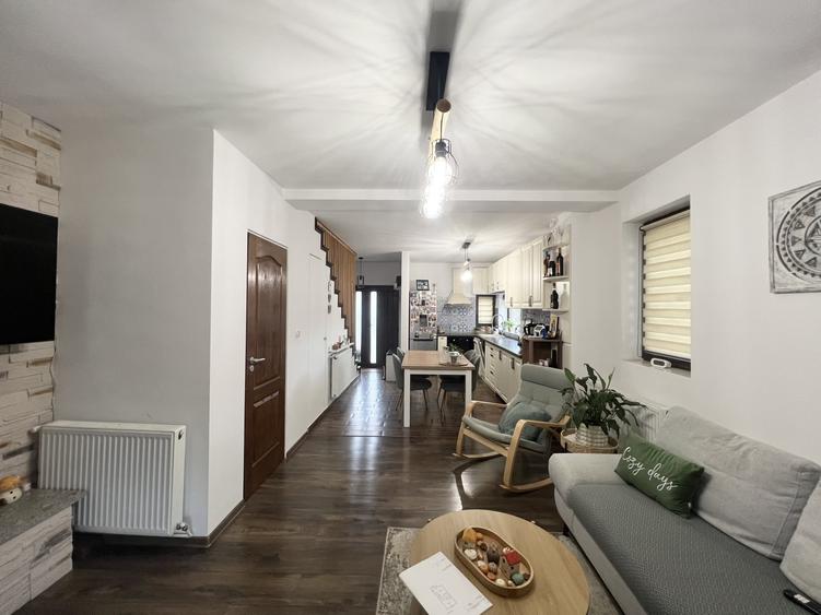 Duplex cu 3 camere cu Canalizare în Torontalului
