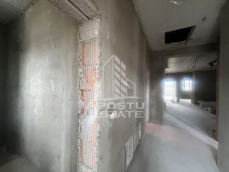 Duplex cu 4 camere cu Canalizare în Covaci