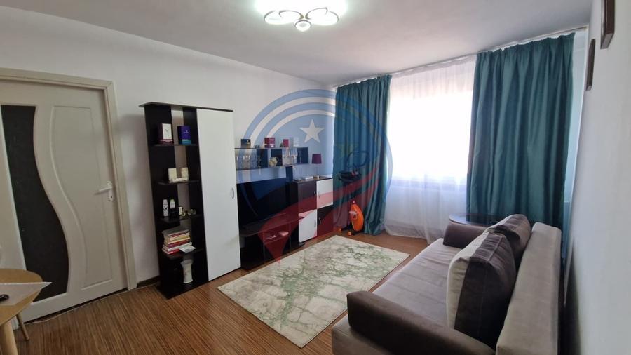 Apartament cu 2 camere semidecomandat, mobilat în Craiovița Nouă