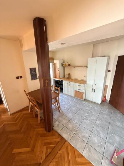 Apartament cu 3 camere decomandat, mobilat în Circumvalațiunii
