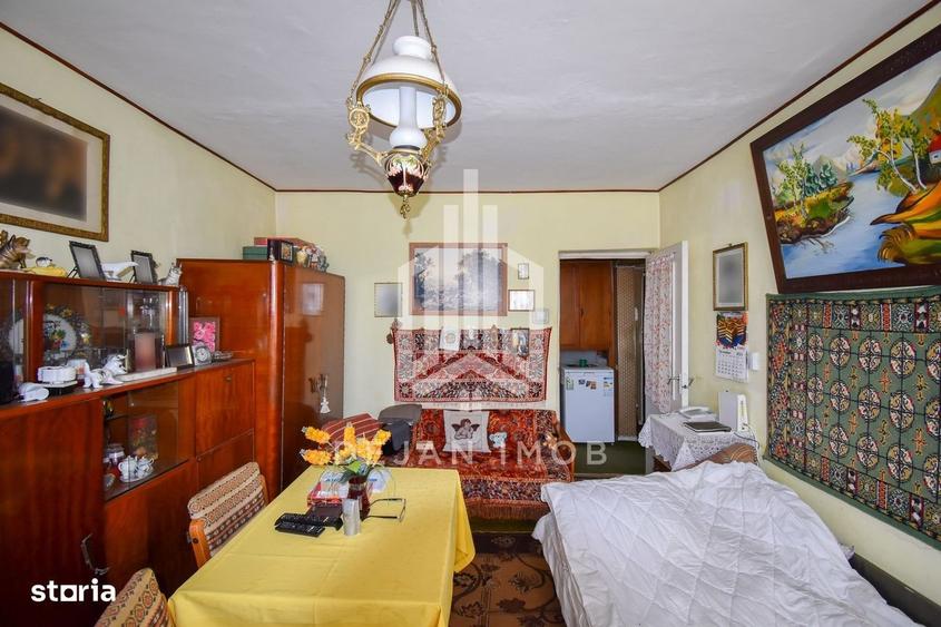 Garsonieră decomandată în Central