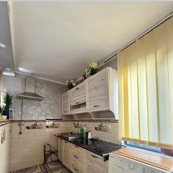 Casă individuală cu 2 camere cu Teren 200 Mp în Est