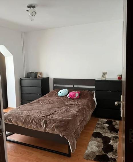 Apartament cu 2 camere decomandat în Exterior Vest