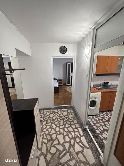 Apartament cu 3 camere decomandat în Zorilor