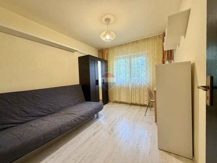 Apartament cu 3 camere decomandat, mobilat în Uverturii