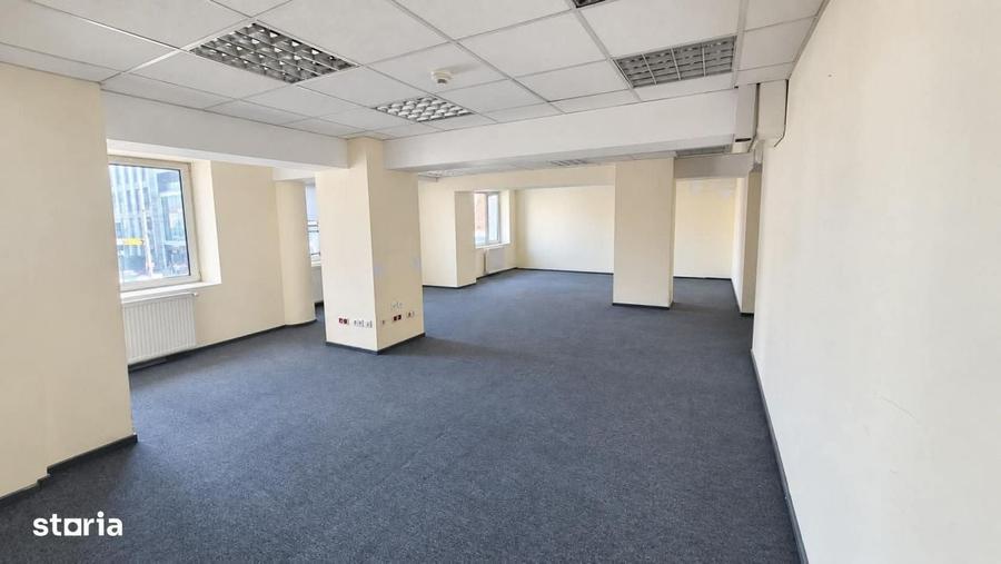 Spațiu comercial, de 800 mp, în Șelimbăr