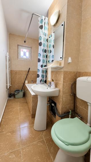 Apartament cu 3 camere semidecomandat în Olimpia-Stadion