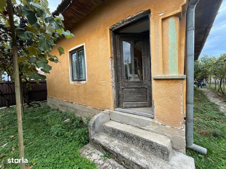 Casă cu 3 camere în Stănești