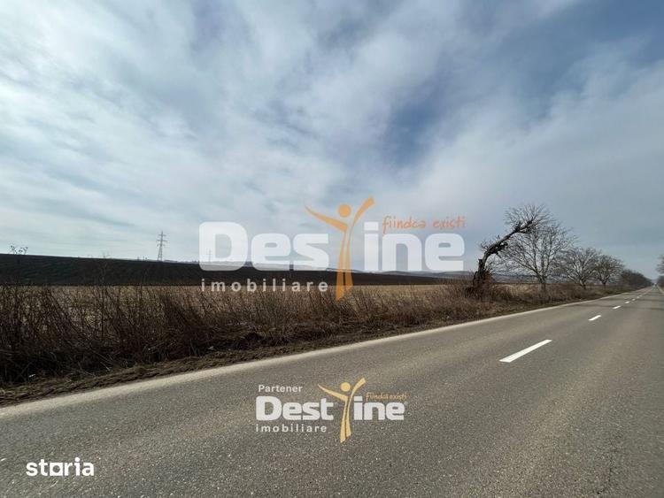 Teren de 1300 mp, în Girov