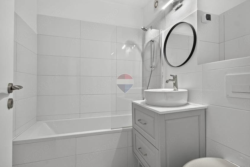 Apartament cu 4 camere decomandat în Polivalentă