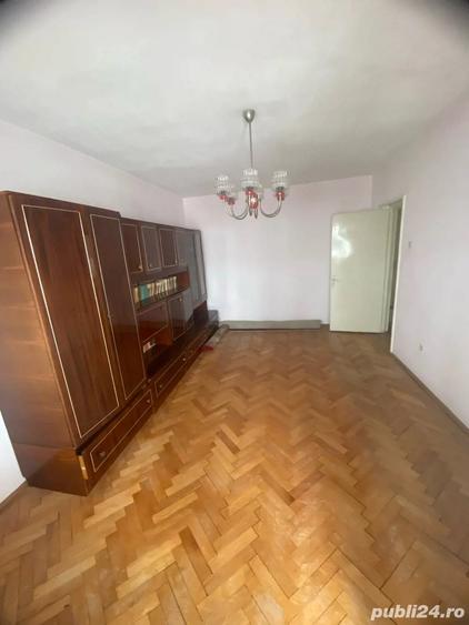 Apartament cu 3 camere decomandat în Târgu Ocna