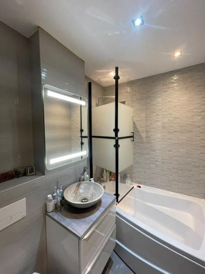 Apartament cu 2 camere decomandat, mobilat în Ferneziu