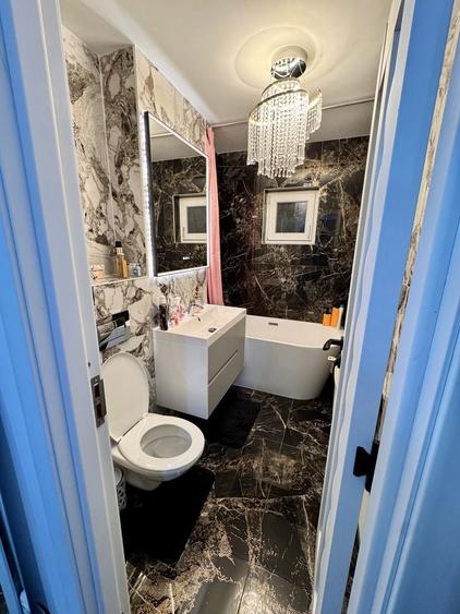 Apartament cu 3 camere decomandat în Central