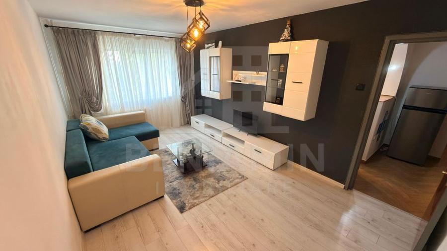Apartament cu 3 camere decomandat în Lăpuș